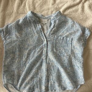 Sundays Blue and White Short Sleeve Tee for Effortless Style